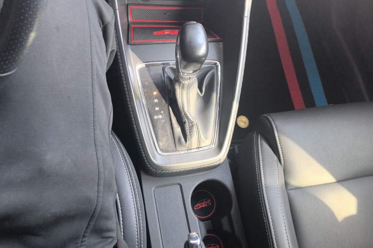 Used MG ZS 2018 1.5L Automatic Luxury Edition China V Standard Gear Lever