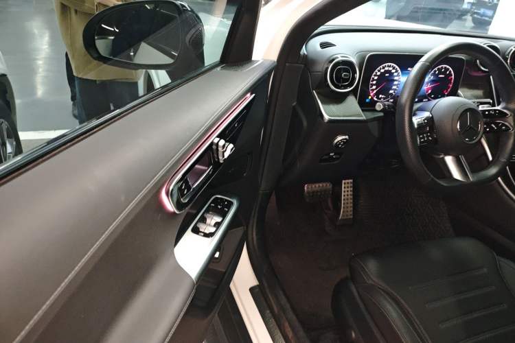 Used Mercedes-Benz GLC Coupe 2024 GLC 260 4MATIC Coupe SUV
