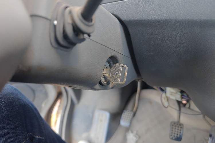 Used Wuling Zhiguang 2010 1.0L New Version Practical Short-Body L2Y Vehicle Key