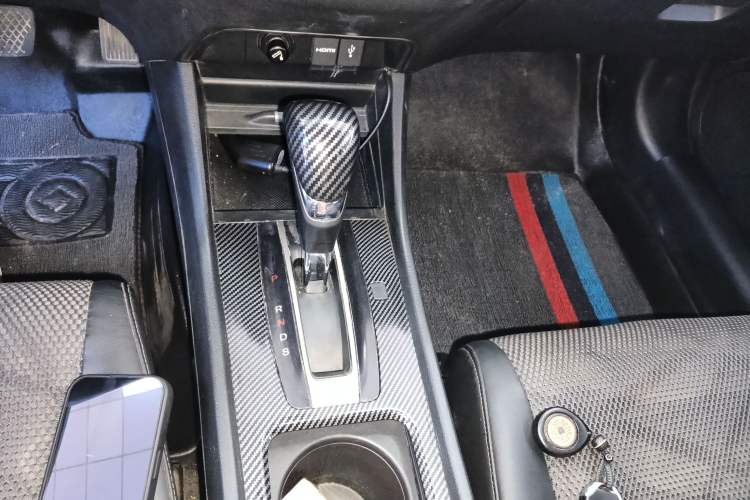 Used Honda Jade 2016 1.8L Automatic Comfort Elite Version 5 Seats Gear Lever