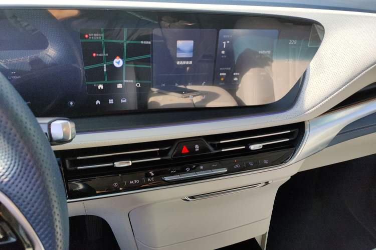 Used Buick Century 2025 2.0T Seven-Seater Yinshi Edition