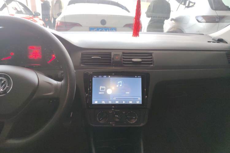 Used Volkswagen Santana 2016 1.6L Manual Fashion Edition
