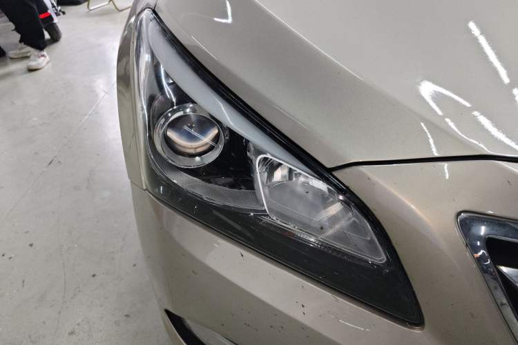 Used Hyundai Mistra 2014 1.8L Automatic Deluxe DLX Model Right Front Headlight