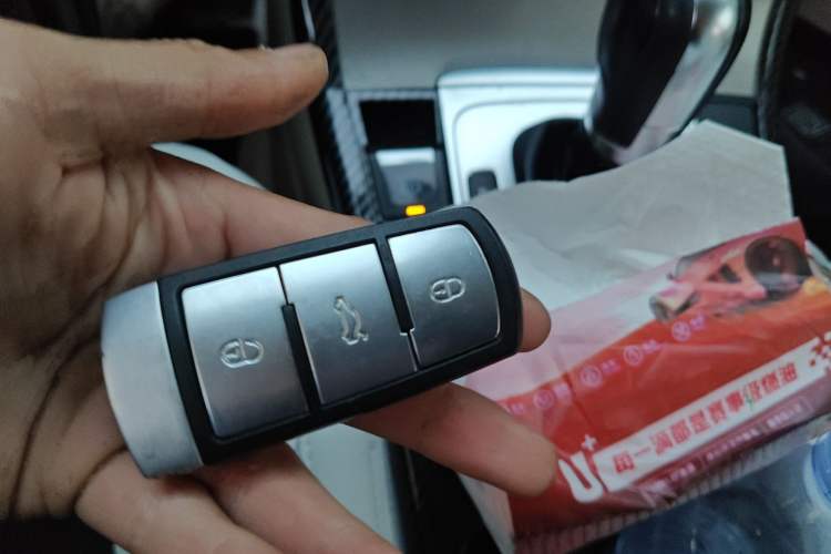 Used Volkswagen Magotan 2011 1.8TSI DSG Comfort Model Vehicle Key