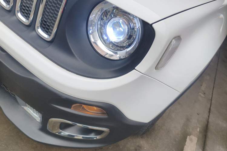 Used Jeep Renegade 2018 Connected Large Screen Version 180T Automatic High-Energy Edition
