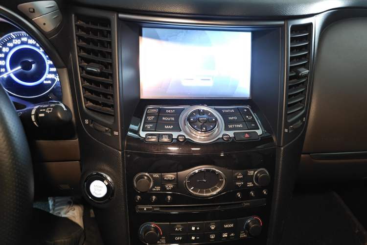 Used Infiniti QX70 2013 3.7L Supreme Edition