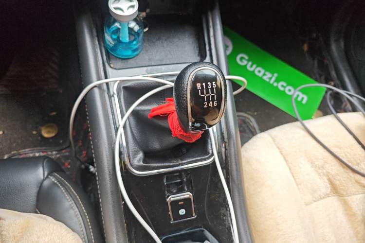 Used Dongfeng Fengon 580 2017 1.5T Manual Luxury Model Gear Lever