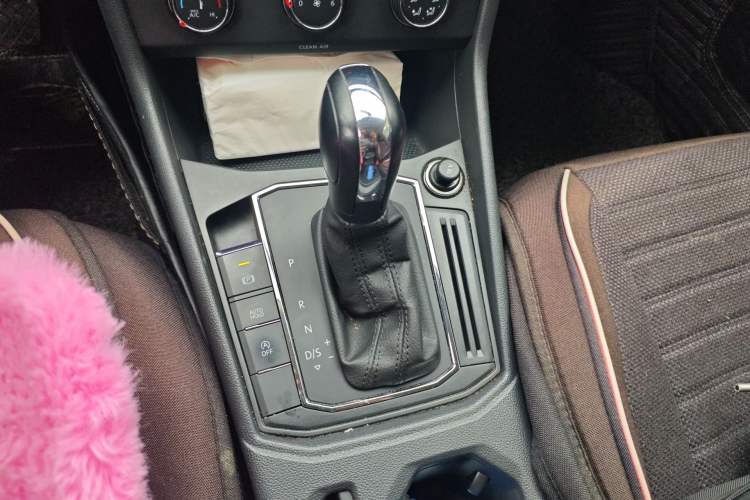 Used Volkswagen Lavida 2019 1.5L Automatic Comfort Edition China VI Standard Gear Lever