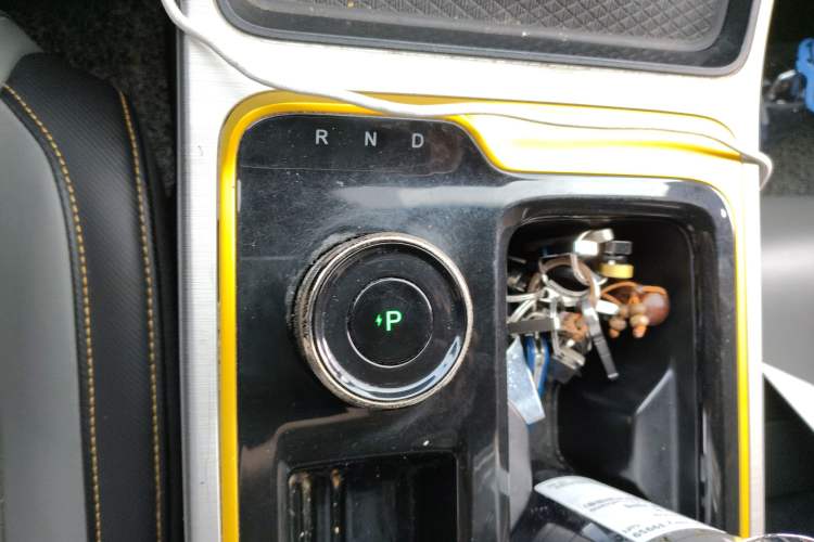 Used AION Y 2022 70 Enjoyment Edition Lithium Iron Phosphate Gear Lever