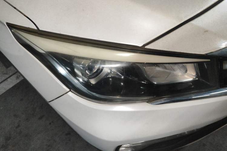 Used CHANGAN OSHAN A800 2017 1.6L Manual Comfort Model Right Front Headlight