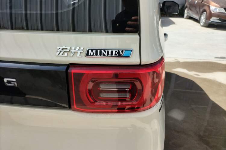 Used Wuling Hongguang MINIEV 2022 Macaron Premium Model – Lithium Iron Phosphate Right Rear Taillight