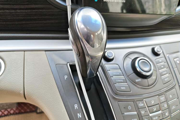 Used Buick GL8 2013 3.0L GT Luxury Business Haoya Edition
