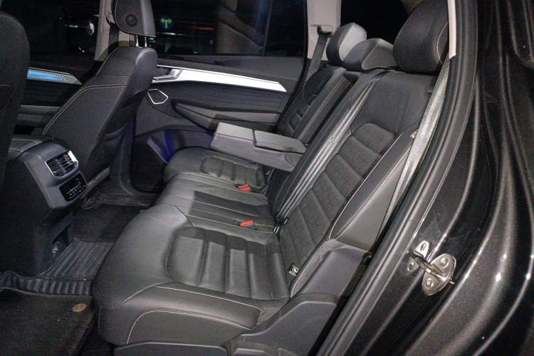 Used Volkswagen Talagon 2022 380TSI All-Wheel-Drive Luxury Prestige Pro 7-Seater Left Rear Seat