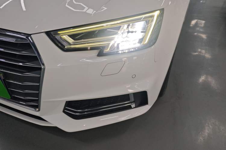 Used Audi A4L 2018 30th Anniversary Edition 40 TFSI Fashion Model
