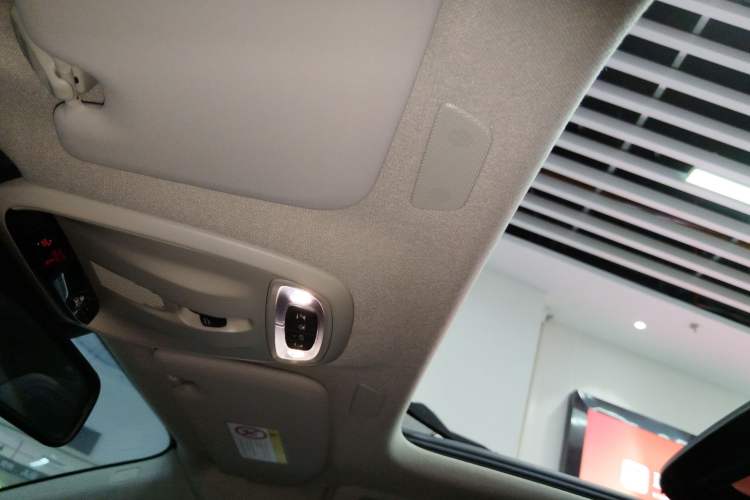 Used Volvo XC40 2022 T4 Four-Wheel Drive Smart & Stylish Edition
