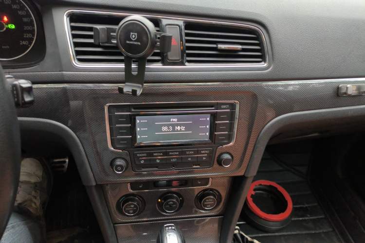 Used Volkswagen Cross Lavida 2014 1.4TSI DSG
