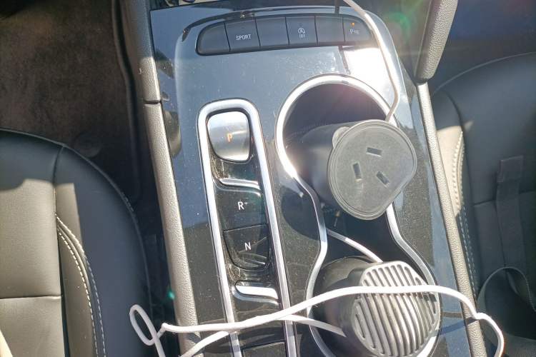 Used Buick Regal 2024 25T Deluxe Edition Gear Lever