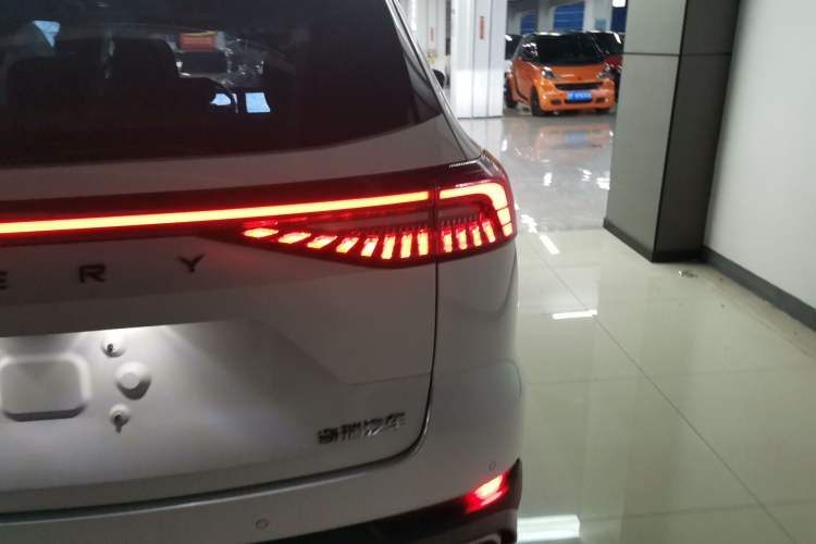 Used Chery Tiggo 8 PRO 2024 Champion Edition 290T Two-Wheel Drive Peak Version 5 Seats
