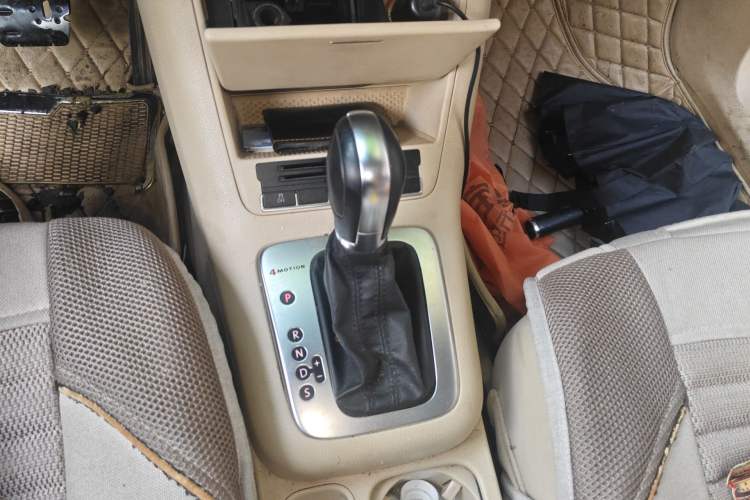 Used Volkswagen Tiguan 2012 1.8TSI Automatic All-Wheel Drive Elite Edition Gear Lever