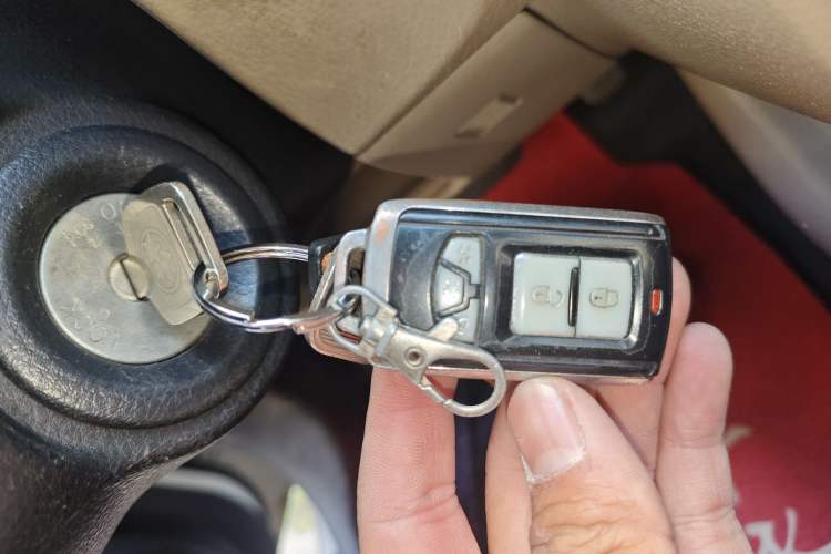 Used Venucia R50 2014 1.6L Automatic Splendid Edition