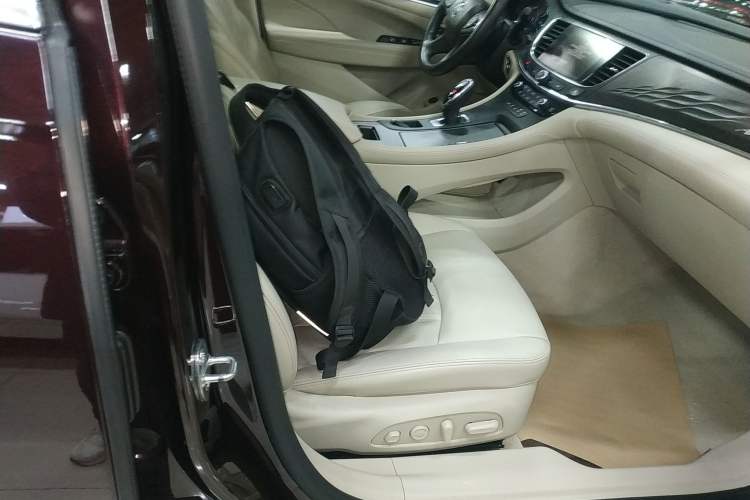 Used Buick LaCrosse 2018 28T Avenir
