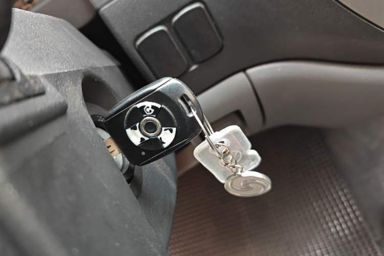 Used FORTHING Lingzhi 2015 M5 Q7 2.0L 7-seat Long-Wheelbase Comfort Model