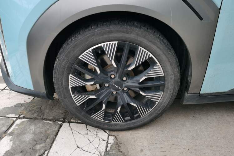 Used AION Y 2022 70 Tech Edition Lithium Iron Phosphate
