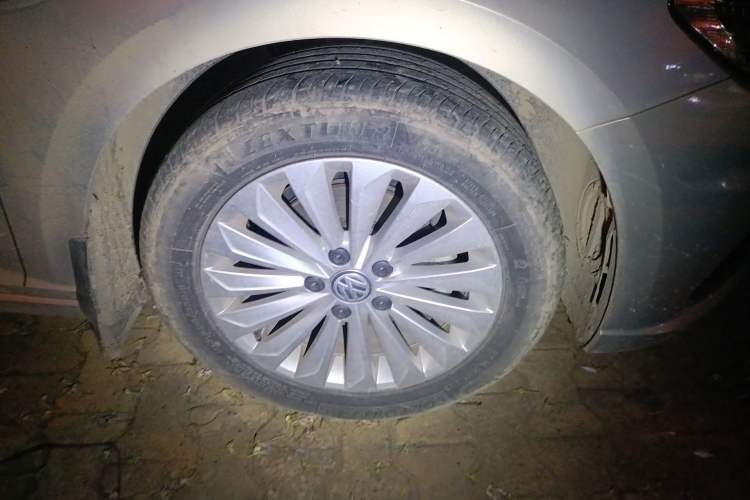 Used Volkswagen Lavida 2018 1.5L Automatic Comfort Edition China V Standard Right Front Wheel Hub