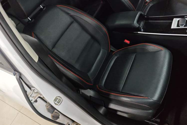 Used Kia Seltos 2023 1.5L CVT Luxury Edition Right Front Seat