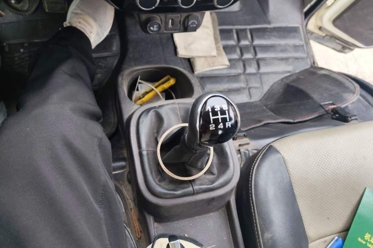Used Foton Xiangling M 2018 1.2L Semi-承载 Single-Row Rear Single Tire (Cargo) 4W12M1 Gear Lever