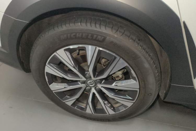 Used Volvo V90 2023 Cross Country B5 AWD Smart Range Edition
