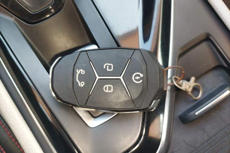 Used Lynk & Co 02 2018 1.5T DCT Two-Wheel Drive Zhaoban China V Standard
