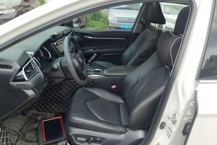 Used Toyota Camry 2019 Revised Version 2.0G Luxury Edition Left Front Seat