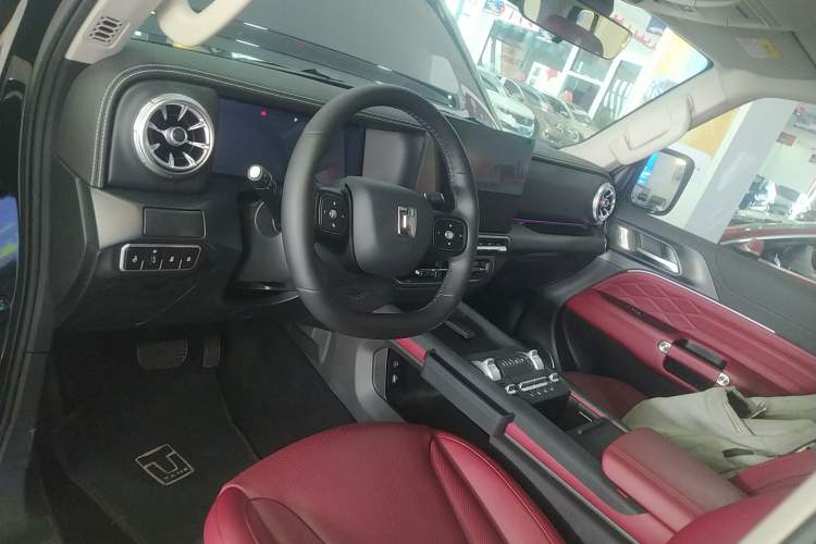 Used Tank 300 2025 2.0T Conqueror
