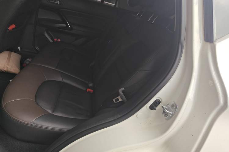 Used GAC Trumpchi GS4 2017 235T Automatic Two-Wheel Drive Luxury Smart Connectivity Version Left Rear Seat