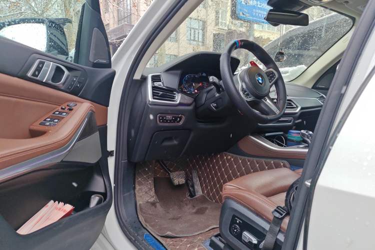 Used BMW X5 2020 xDrive40i Luxury Model with M Sport Package
