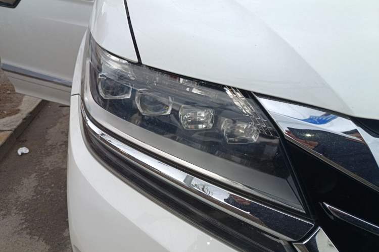 Used Honda Elysion 2016 2.4L Supreme Edition Right Front Headlight