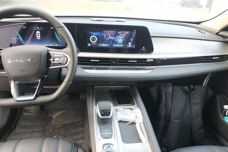 Used Chery Fengyun A8 2025 Model 70km Standard Version
