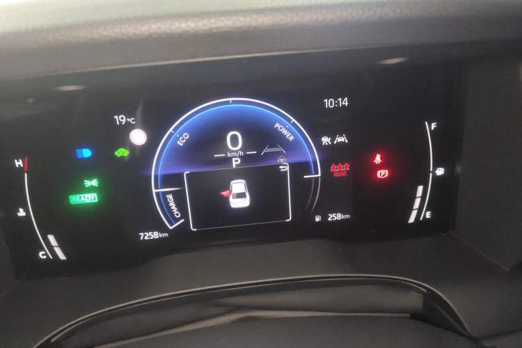 Used Toyota Camry 2024 Dual-Motor 2.0 HGVP Luxury Edition