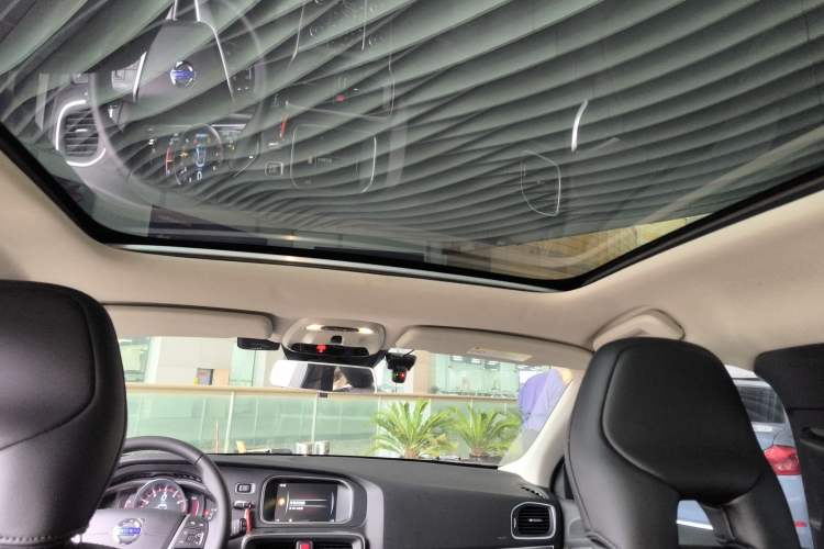 Used Volvo V40 2016 T3 Zhiyi Edition