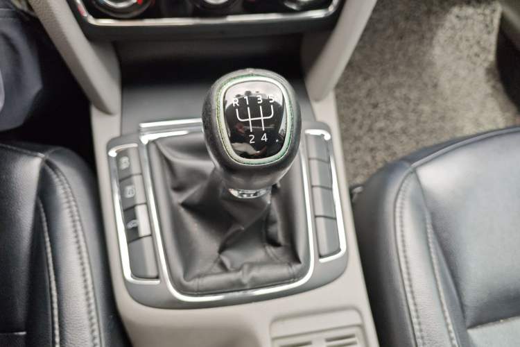 Used Skoda Superb 2013 1.4TSI Manual Shengshi Edition Gear Lever