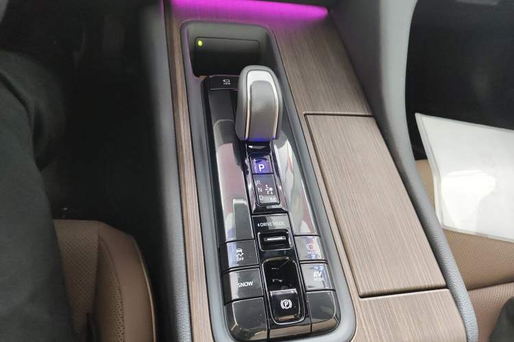 Used Toyota Crown 2024 2.5L Ultimate Edition Gear Lever