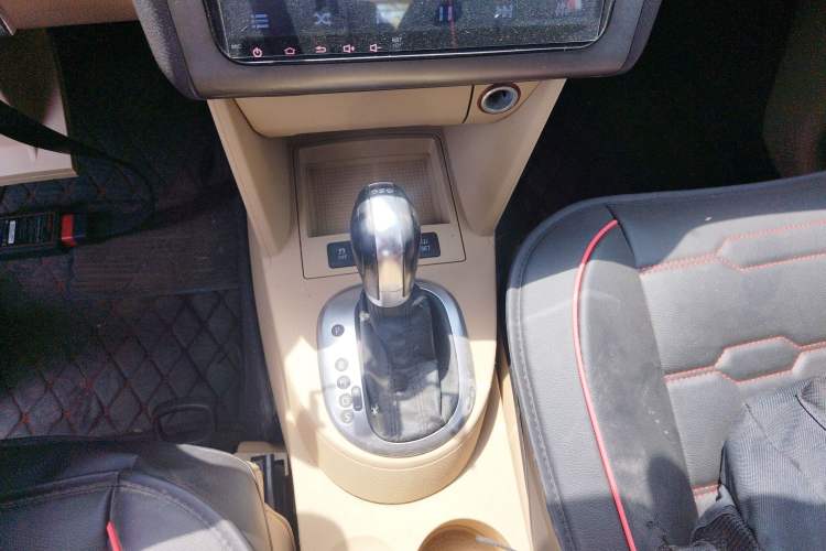 Used Volkswagen Touran 2011 1.4T DSG Zhiya Edition 5 Seats
