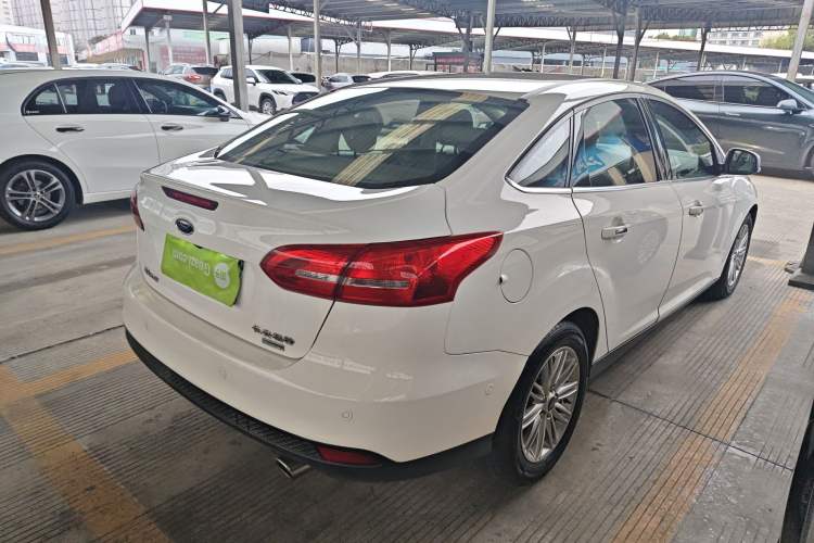 Used Ford Focus 2015 Sedan EcoBoost 180 Automatic Flagship Model
