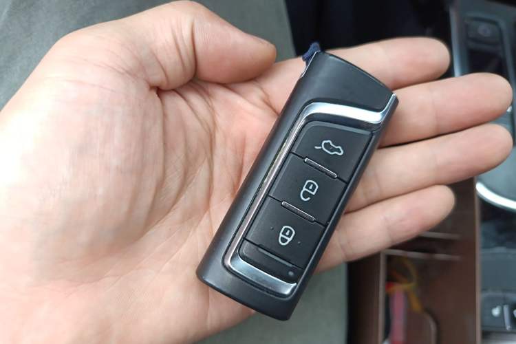 Used GAC Trumpchi GS4 2018 235T Automatic Two-Wheel Drive Luxury Smart Connectivity Version Vehicle Key