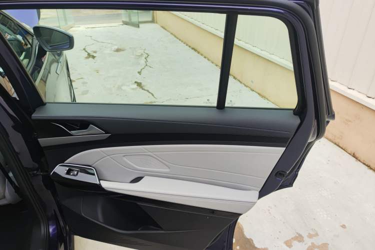 Used Volkswagen ID.6 X 2022 Intelligent Long-Range Version
