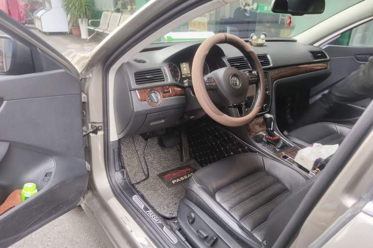 Used Volkswagen Passat 2011 1.8TSI DSG Prestige Edition Driver Seat