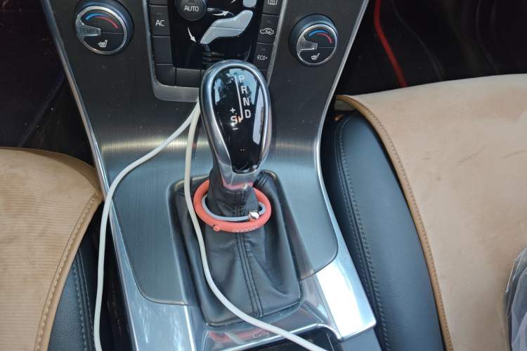 Used Volvo V60 2014 Facelift T5 Zhiyi Edition