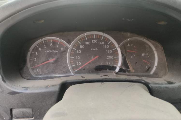 Used Nissan D22 2013 2.4L Gasoline Two-Wheel-Drive Standard Model