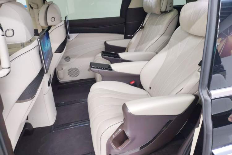 Used Denza D9 2024 DM-i 980 Four-Wheel Drive Flagship Model